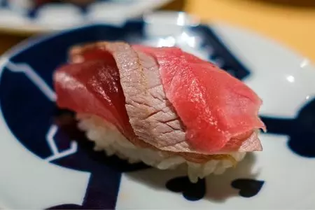 寿司とワイン サンチャモニカ