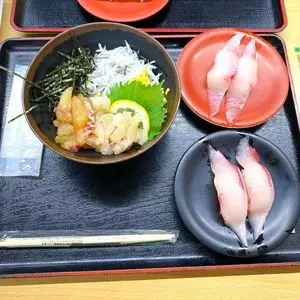 とれとれ市場 味処
