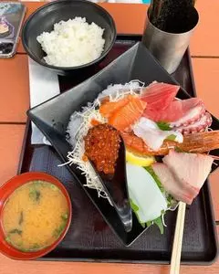 魚太郎　旨いもの屋台