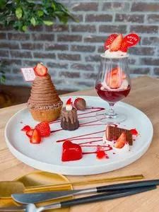 ROCCA & FRIENDS tearoom