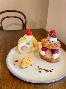 カフェのある暮らしとお菓子のお店