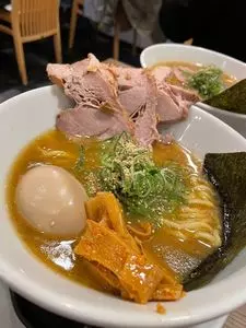 麺や えいちつー