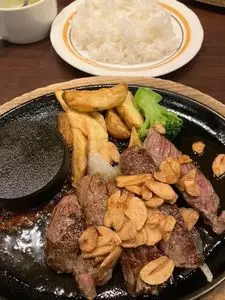 ステーキのあさくま シャオ西尾店