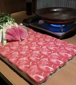 小料理と鍋 由乃 金山店
