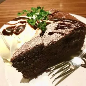 マザームーンカフェ 三宮本店