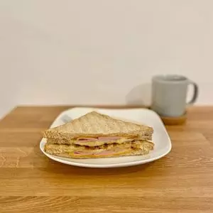 ラウンドポイントカフェ（ROUND POINT CAFE）