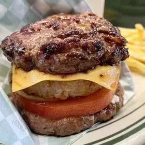 シェイク ツリー ダイナー（shake tree DINER）