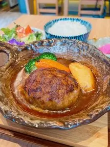 ハンバーグシチューのお店一（かず）