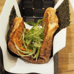 豊川稲荷表参道 3枚目