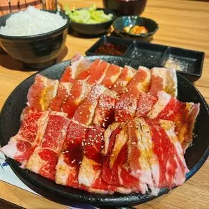 炭火焼肉 牛鼎（【旧店名】牛蔵）