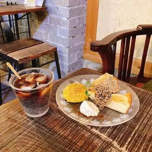 樸木（自家製天然酵母パン、ケーキ、ベジタリアンごはんの店）