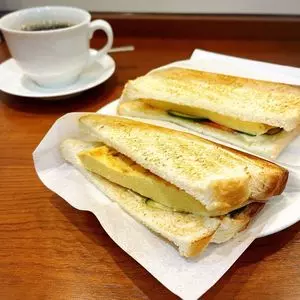 カフェ・ド・クリエ 毎日インテシオ店