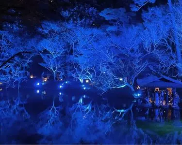 八芳園