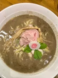馳走麺 狸穴（マミアナ）