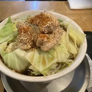 なぜ蕎麦にラー油を入れるのか。 東新宿店