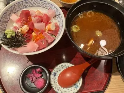 まるさ水産 西尾店