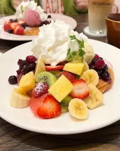ベツバラ。（sweets cafe&bar）