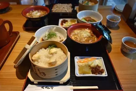 桜井甘精堂 泉石亭 本店（さくらいかんせいどう せんせきてい）