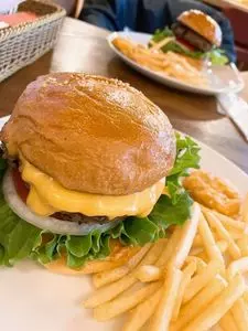 cafe.burger.bar wagyuboy nakamura（カフェ バーガー バー ワギュボーイ ナカムラ）
