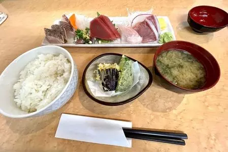丼 万次郎（ドン マンジロウ）