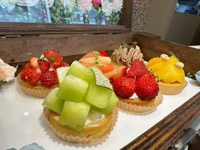 宝石のようなフルーツタルト tartotte 梅ヶ丘店