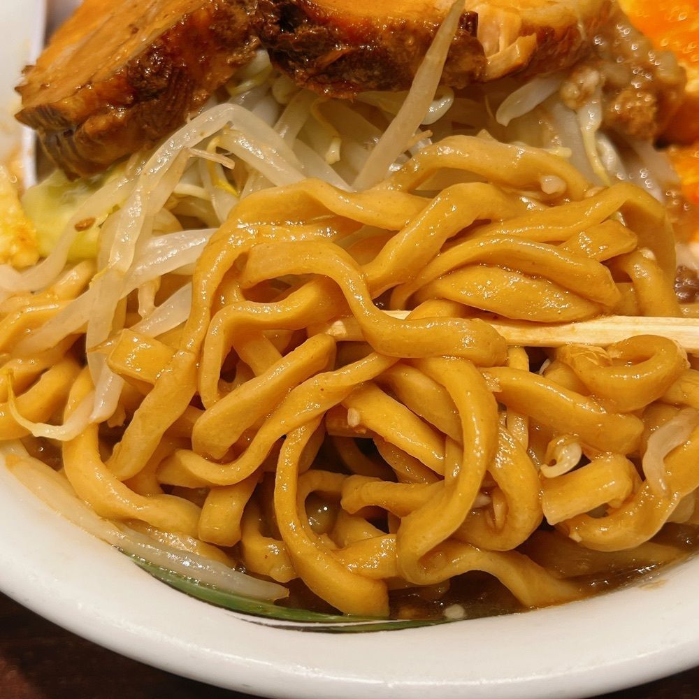 ヤジメシ　ボリューム満点東京グルメさんが投稿したラーメン 雷 東京本丸店に関する口コミの画像