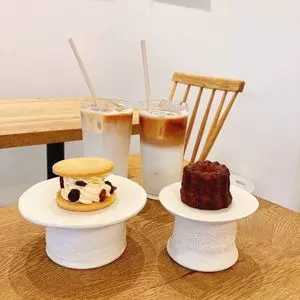 ギャラリーとカフェ こここ（galleryとcafeこここ）