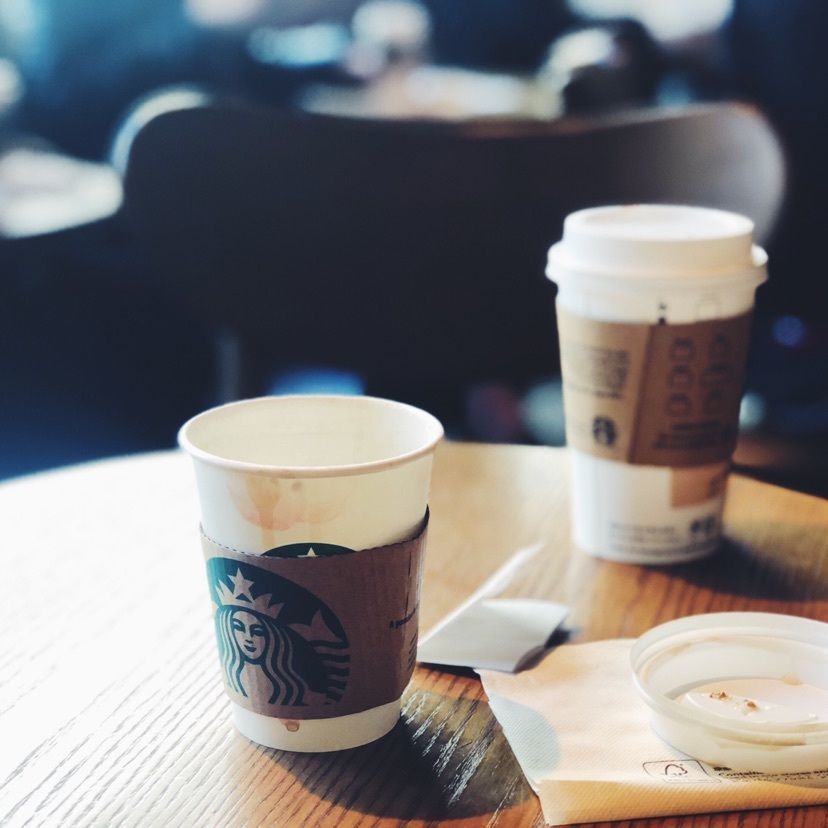 #おでかけ #スタバ #外苑前 #差し込む光が美しいお店です