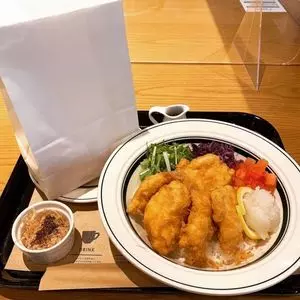 LE GARAGE 梅田 蔦屋書店（ル・ガラージュ）