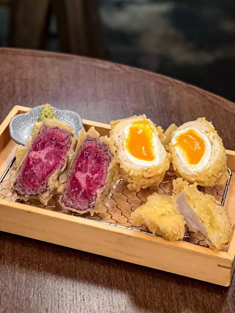 うま味がぎゅっとつまった肉天ぷらが美味！インスタ映えばっちりなオリジナルカクテルと味わおう 1枚目