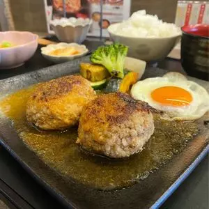 ハンバーグと伊賀牛丼の五右衛門