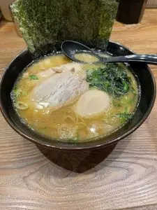 横浜家系ラーメン 銀家 川崎銀柳街店