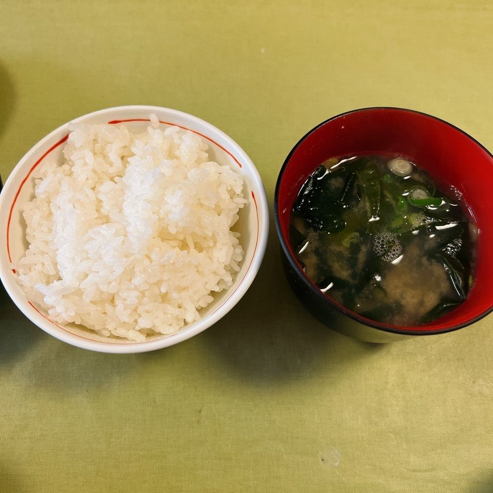 ヤジメシ　ボリューム満点東京グルメさんが投稿したけむりたなびく民宿　はし本に関する口コミの画像