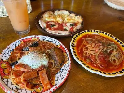 チイナ邸 窯焼きピザ＆生パスタ＆大衆イタリア料理のダイニングバー 岸和田・和泉