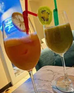 white beach pou（ホワイトビーチプー）