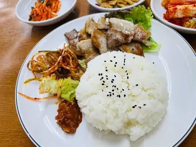 オムニ食堂 本店（オムニショクドウ）