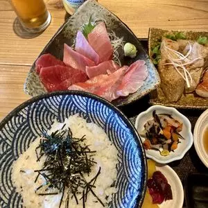 勝浦港 市場食堂 勝喰（カツウラコウ イチバショクドウ カックラウ）