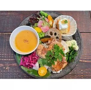 ナンテン（nanten）