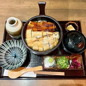 大衆鰻屋 うな八