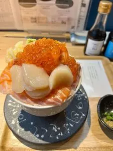 シハチ鮮魚店 狸COMICHI店