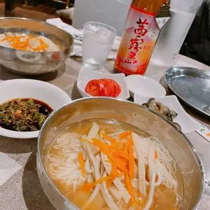 コリアンダイニングバー こむてじ