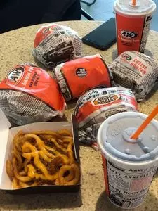 A&W 宮古下里通り店（エイアンドダブリュ）