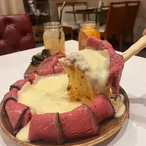 シカゴピザ＆スフレオムレツ Meat&Cheese ARK2nd 新宿店