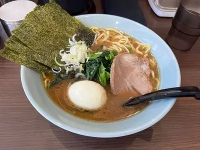 横浜家系らーめん 侍 上野店