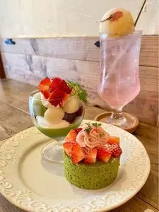 カフェ ヨコロン（cafe yokoron:）