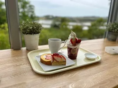 MARUHA RESORT いちごの丘（いちごの丘スイーツ＆カフェ）