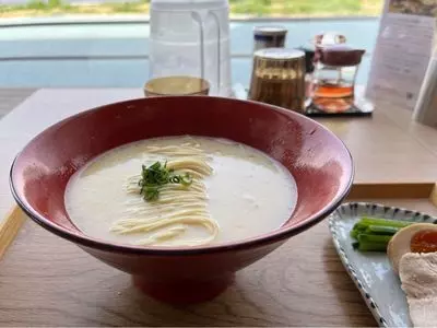 ゆりあげ港食堂 HACHI（ハチ）