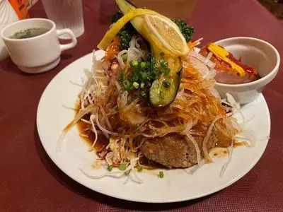 サラダニース