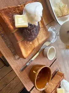 天然酵母の食パン専門店 つばめパン＆Milk 神の倉店