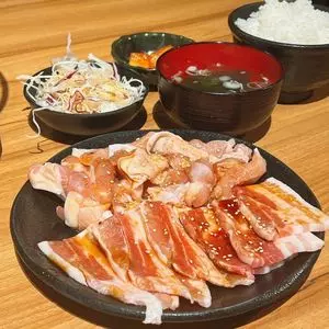 炭火焼肉 牛鼎（【旧店名】牛蔵）